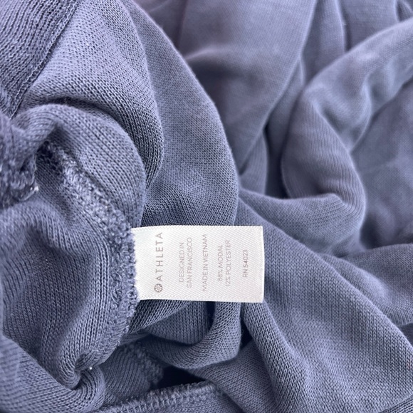 Athleta XL SERENITY CRISS CROSS SWEATSHIRT blue - Picture 6 of 6